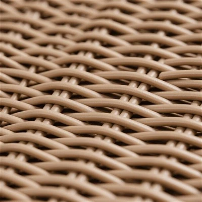 Tissage plat en rotin synthétique durable.